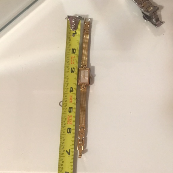 Women’s Squared Watch - Picture 7 of 11